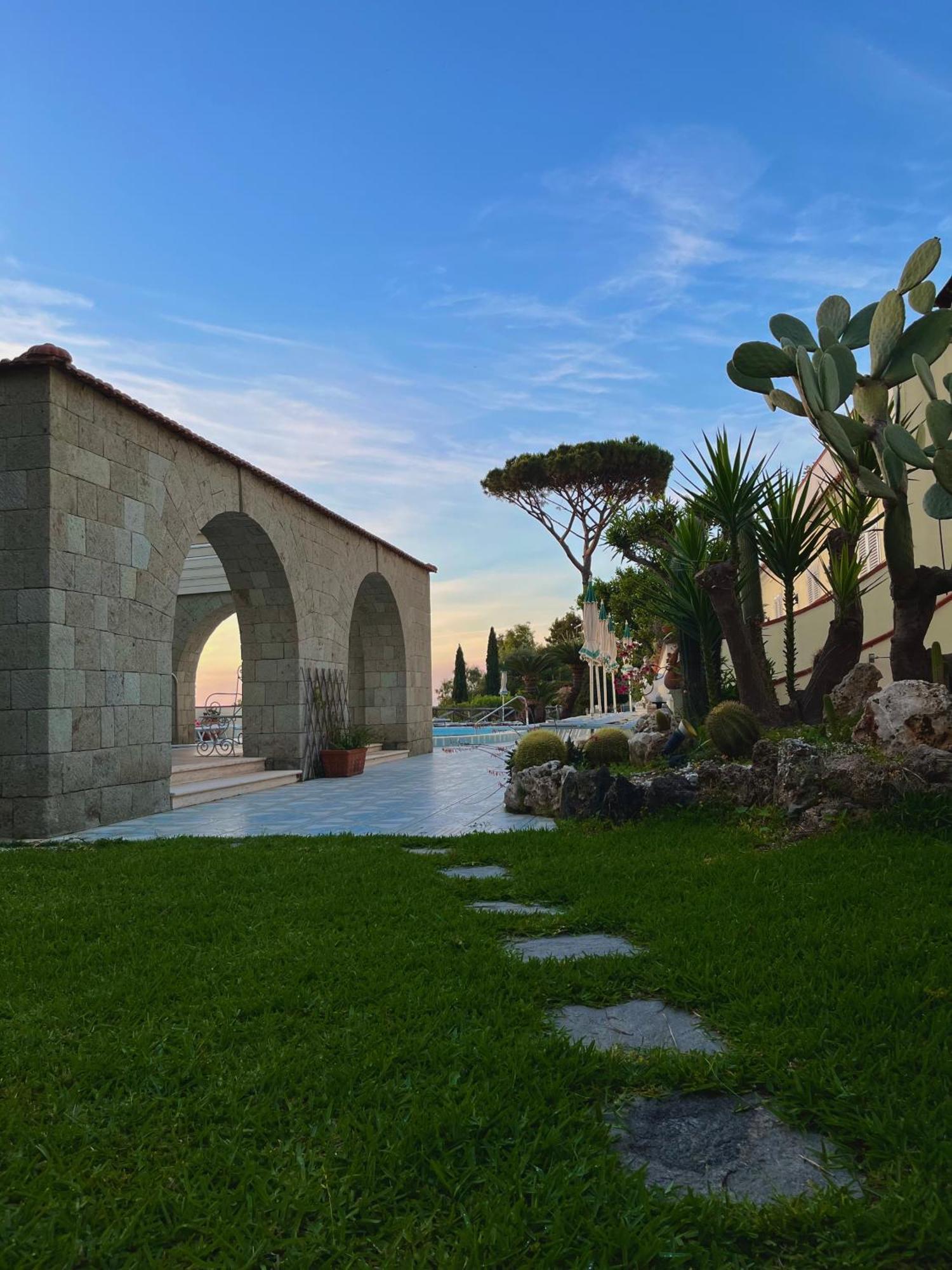 Resort Villa Flavio Casamicciola Terme Екстериор снимка